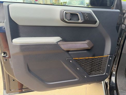 Used 2023 Ford Bronco Badlands image 13