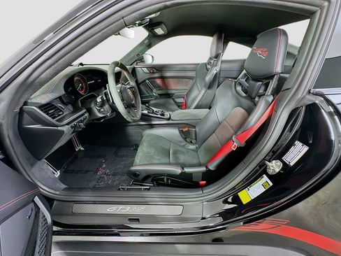 Certified 2025 Porsche 911 GT3 RS RWD image 5