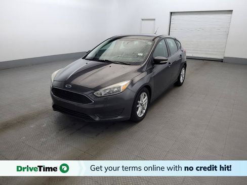 Used 2016 Ford Focus SE FWD image 1