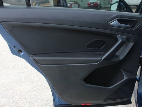 Used 2019 Volkswagen Tiguan SE image 28