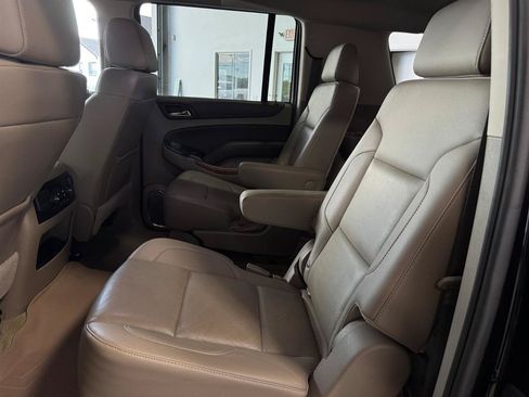 Used 2018 Chevrolet Suburban Premier AWD/4WD image 8
