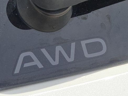 Used 2024 Honda HR-V EX-L image 11