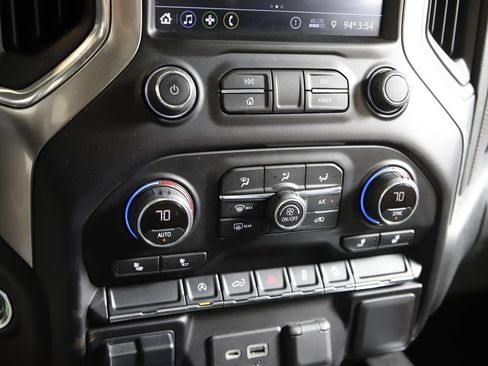 Used 2020 Chevrolet Silverado 1500 RST w/ True North Edition AWD/4WD image 13
