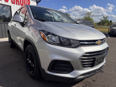 Used 2020 Chevrolet Trax LS w/ Tint and Cruise Package image 4