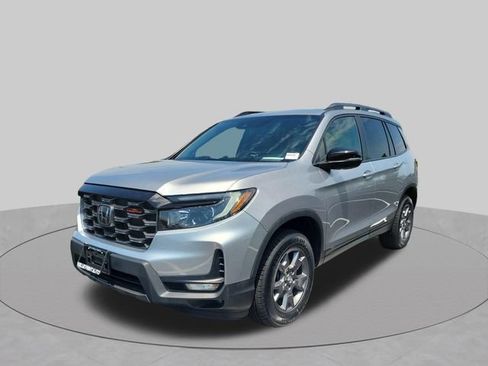 Used 2024 Honda Passport TrailSport image 11