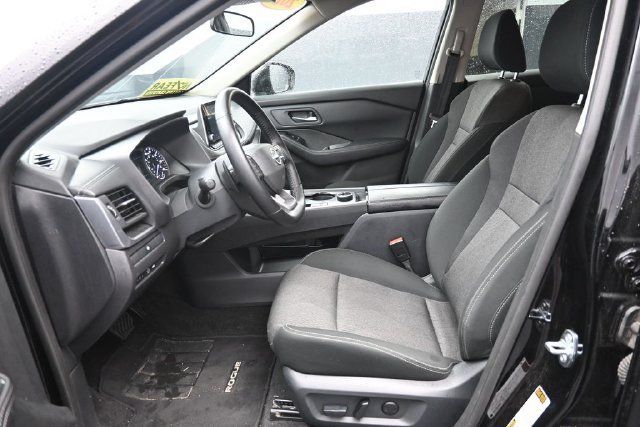 Used 2025 Nissan Rogue SV AWD/4WD image 12