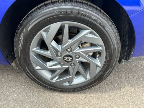 Used 2024 Hyundai Elantra SEL FWD image 30