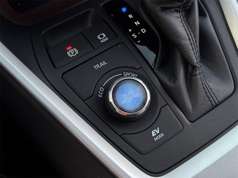 Used 2024 Toyota RAV4 Limited image 40