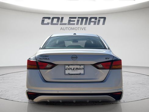 Used 2024 Nissan Altima 2.5 SV image 4