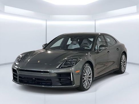 New 2025 Porsche Panamera 4 image 1