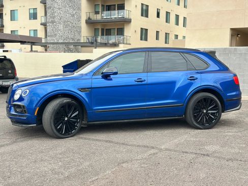 Used 2017 Bentley Bentayga AWD/4WD image 6