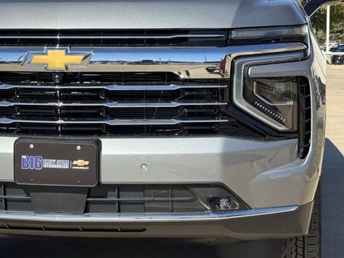 New 2026 Chevrolet Suburban LT w/ Comfort Package image 9
