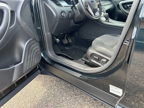 Used 2014 Ford Taurus SEL FWD image 4