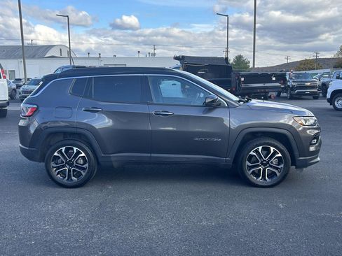 Used 2023 Jeep Compass Limited image 8