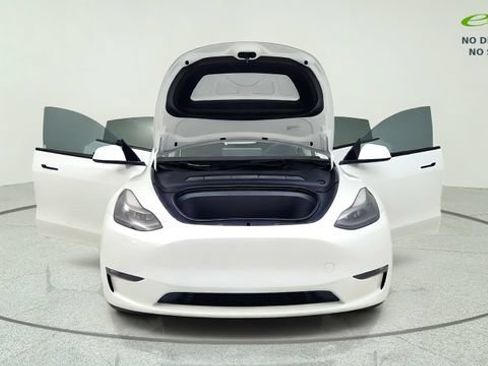 Used 2023 Tesla Model Y Performance AWD/4WD image 12