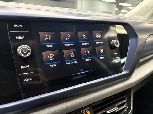 Used 2022 Volkswagen Taos SE image 43