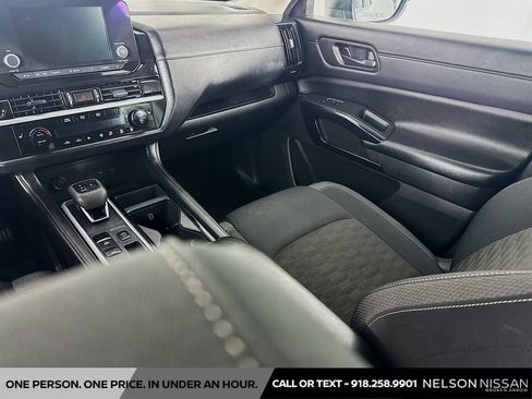 Certified 2025 Nissan Pathfinder SV image 22