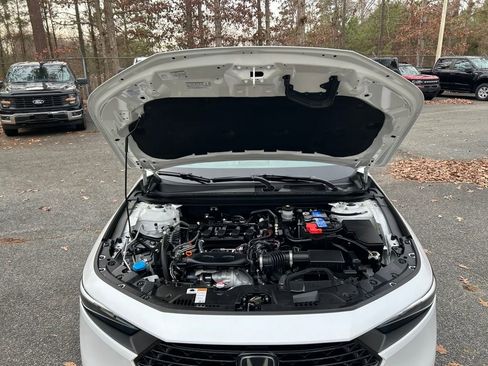 Used 2024 Honda Accord EX image 11
