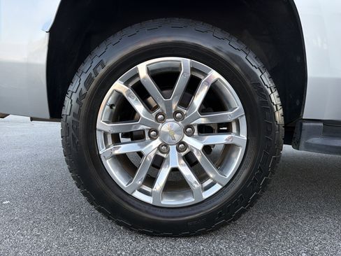 Used 2019 Chevrolet Tahoe LT image 19