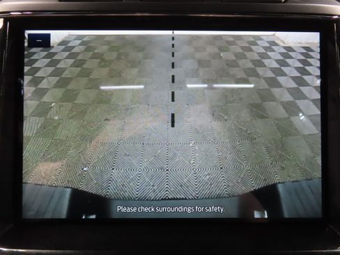 Used 2022 Ford F350 Lariat w/ Black Appearance Package image 19