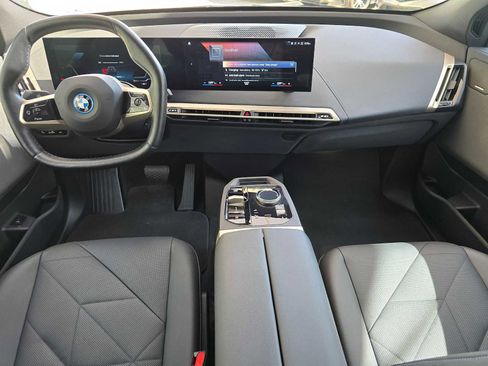 Used 2023 BMW iX xDrive50 w/ Sport Package AWD/4WD image 22