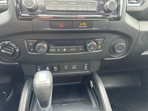 Used 2022 Nissan Frontier PRO-4X w/ Pro-4X Premium Package image 18