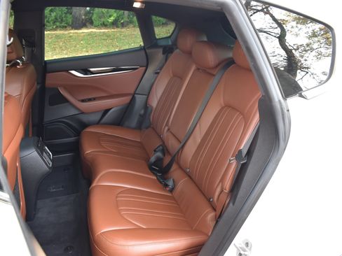 Used 2021 Maserati Levante AWD/4WD image 26