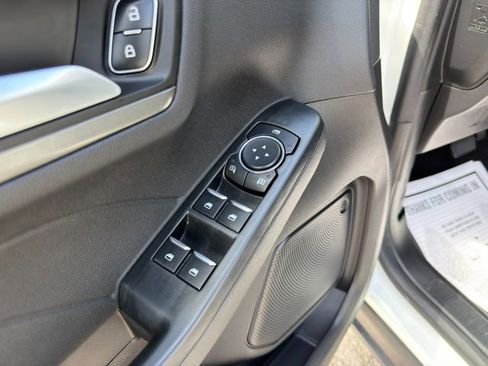 Used 2024 Ford Escape SE FWD image 19