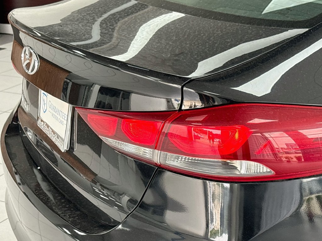 Used 2017 Hyundai Elantra SE FWD image 12