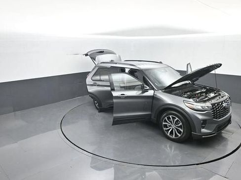 New 2026 Ford Explorer ST-Line RWD image 35