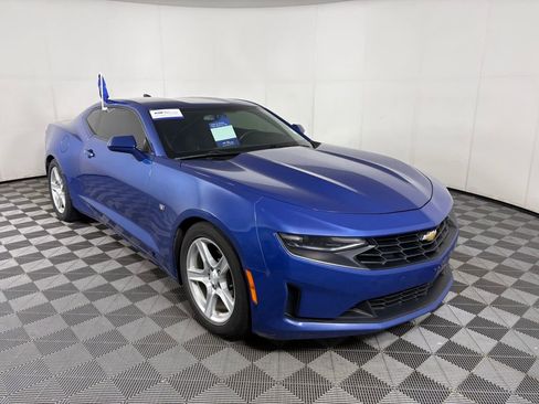 Used 2021 Chevrolet Camaro LT image 1