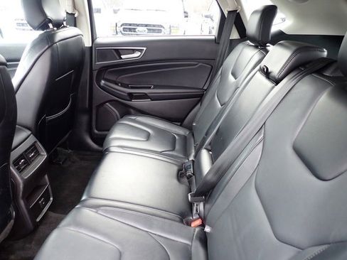 Used 2018 Ford Edge Titanium image 18