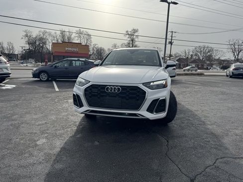 Used 2023 Audi Q5 2.0T Premium Plus w/ Premium Plus Package image 2