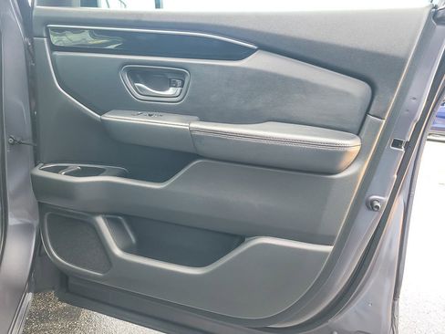 Used 2025 Honda Pilot EX-L image 19