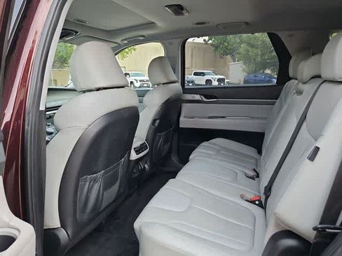 Used 2023 Hyundai Palisade SEL FWD image 16