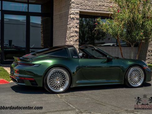 Used 2024 Porsche 911 AWD/4WD image 8