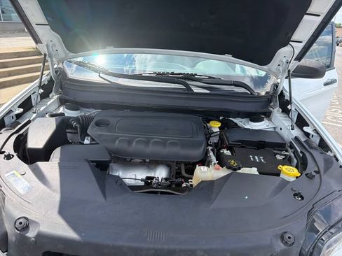 Used 2020 Jeep Cherokee Latitude AWD/4WD image 24