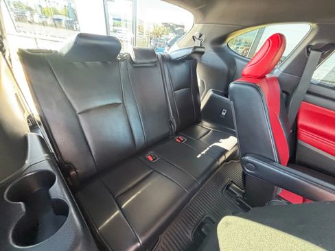 Used 2023 Toyota Highlander XSE image 10