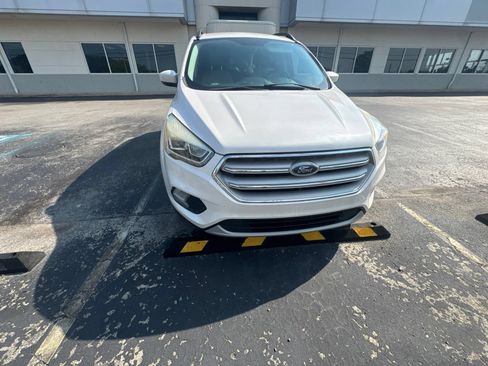 Used 2018 Ford Escape SEL FWD image 2