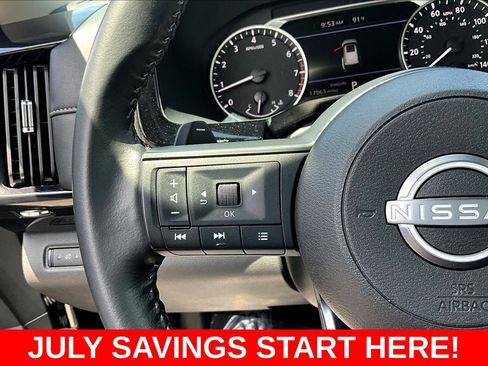 Used 2024 Nissan Pathfinder SV FWD image 15