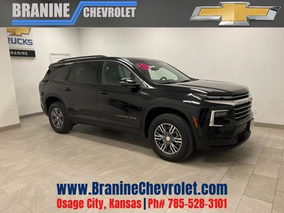 Used 2025 Chevrolet Traverse LT