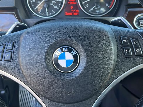 Used 2011 BMW 335i Convertible w/ Premium Pkg image 11