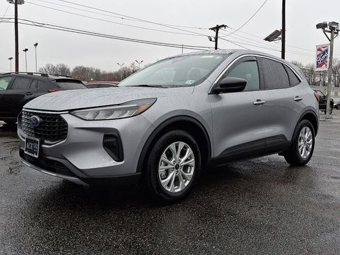 Certified 2024 Ford Escape Active w/ Cold Weather Package image 3