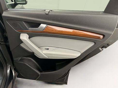 Used 2022 Audi Q5 2.0T Premium Plus image 33