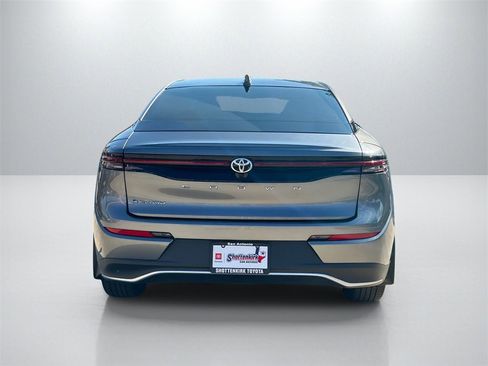 Used 2024 Toyota Crown XLE image 6