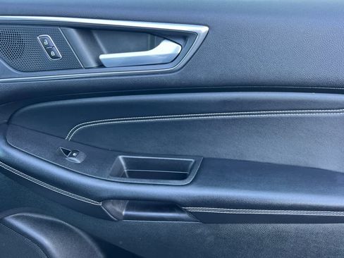 Used 2022 Ford Edge Titanium image 19