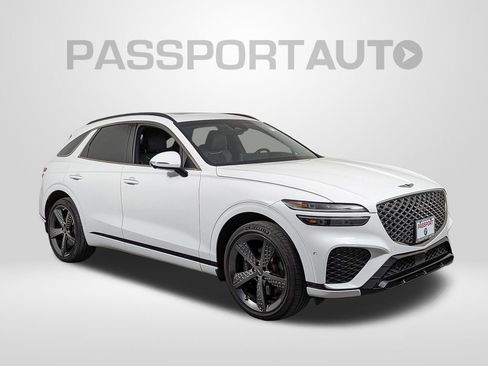 Used 2023 Genesis GV70 2.5T w/ Sport Prestige Package image 9