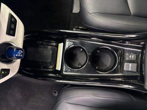 Used 2018 Toyota Prius Prime Advanced image 28