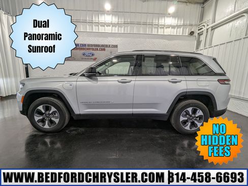 Used 2023 Jeep Grand Cherokee 4WD 4xe image 1