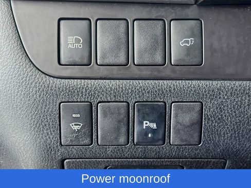 Used 2018 Toyota Highlander Limited image 12